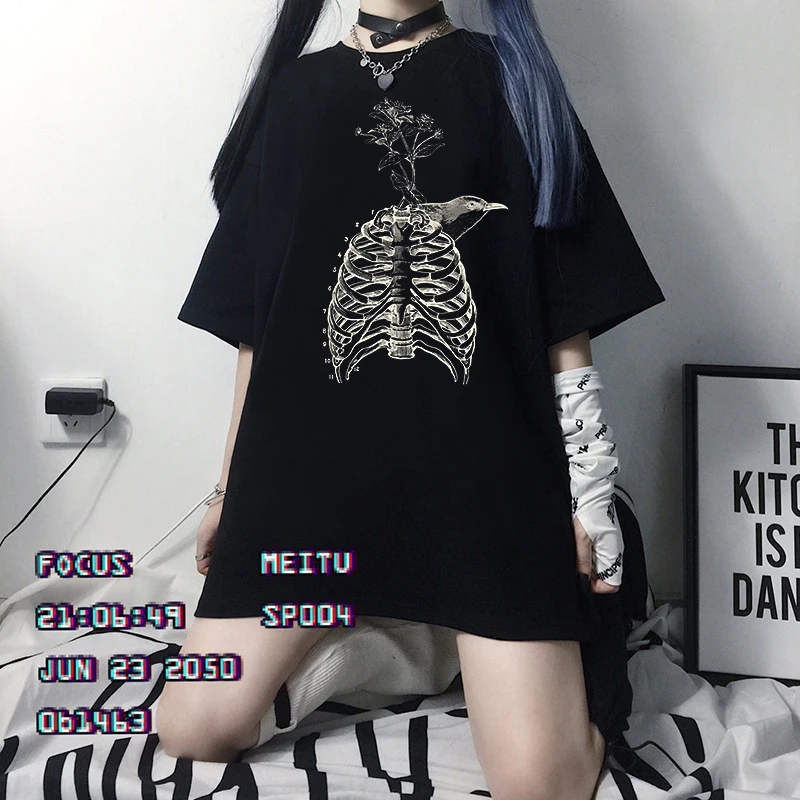 T-shirt da donna con stampa grafica teschio, magliette estetiche casual larghe, punk Harajuku vintage americano, top sexy, grunge anni '90, moda