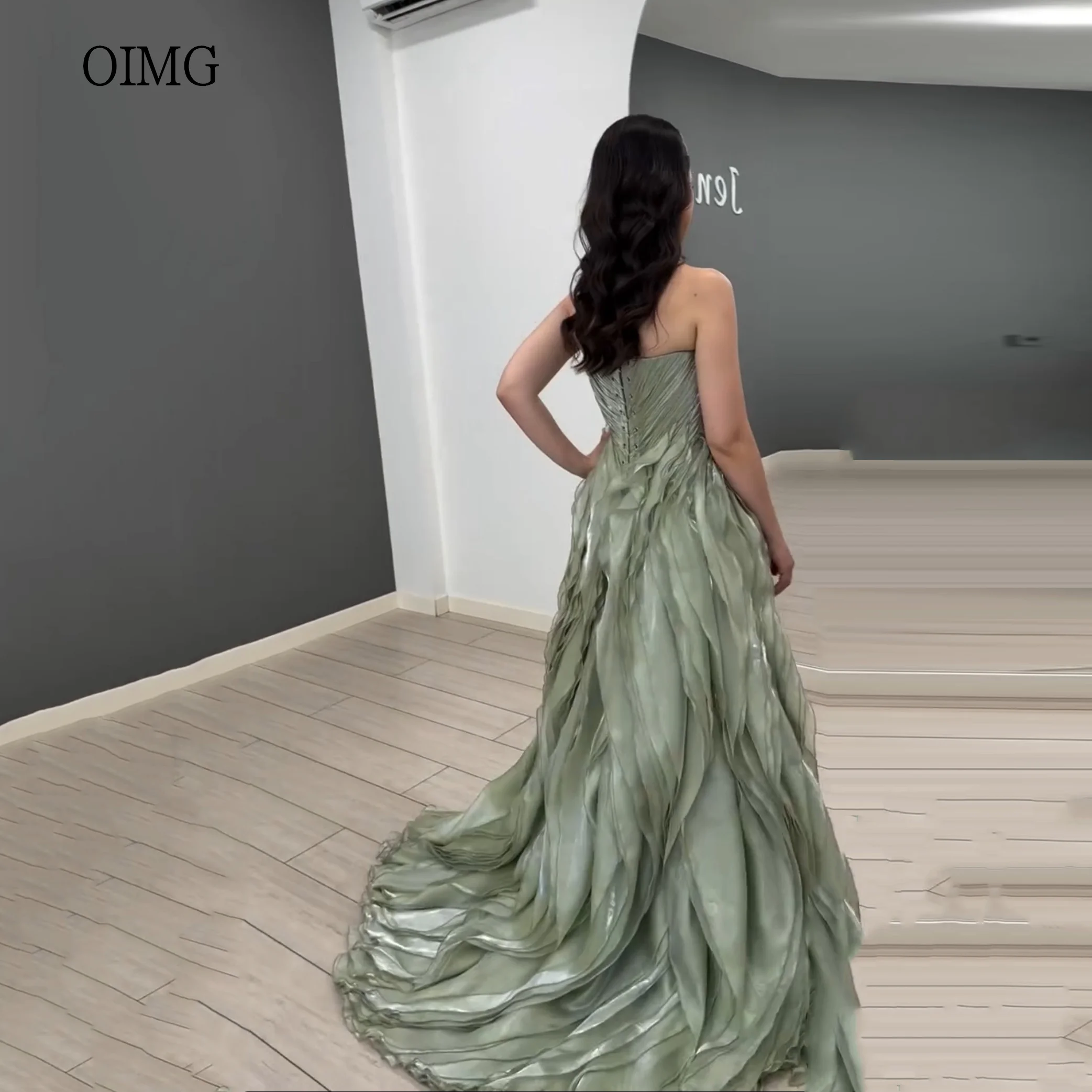 

OIMG Блестящие зеленые платья для выпускного вечера с вырезом в форме сердца и открытой спиной, многоуровневое вечернее платье с разрезом по бокам, длиной до пола, вечернее платье по индивидуальному заказу