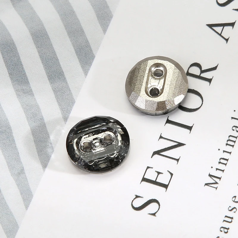 10 Stück Kristall-Diamant-Glasknöpfe für Damen, Kleidung, Hemden, Dekoration, zwei Löcher, Kleiderknöpfe, 10 mm – Detail 4