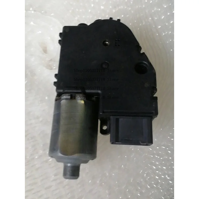 

Sunroof Motor, Model 8R0 959 591A, for Tiguan and Audi Q5 Models 10-12, Used