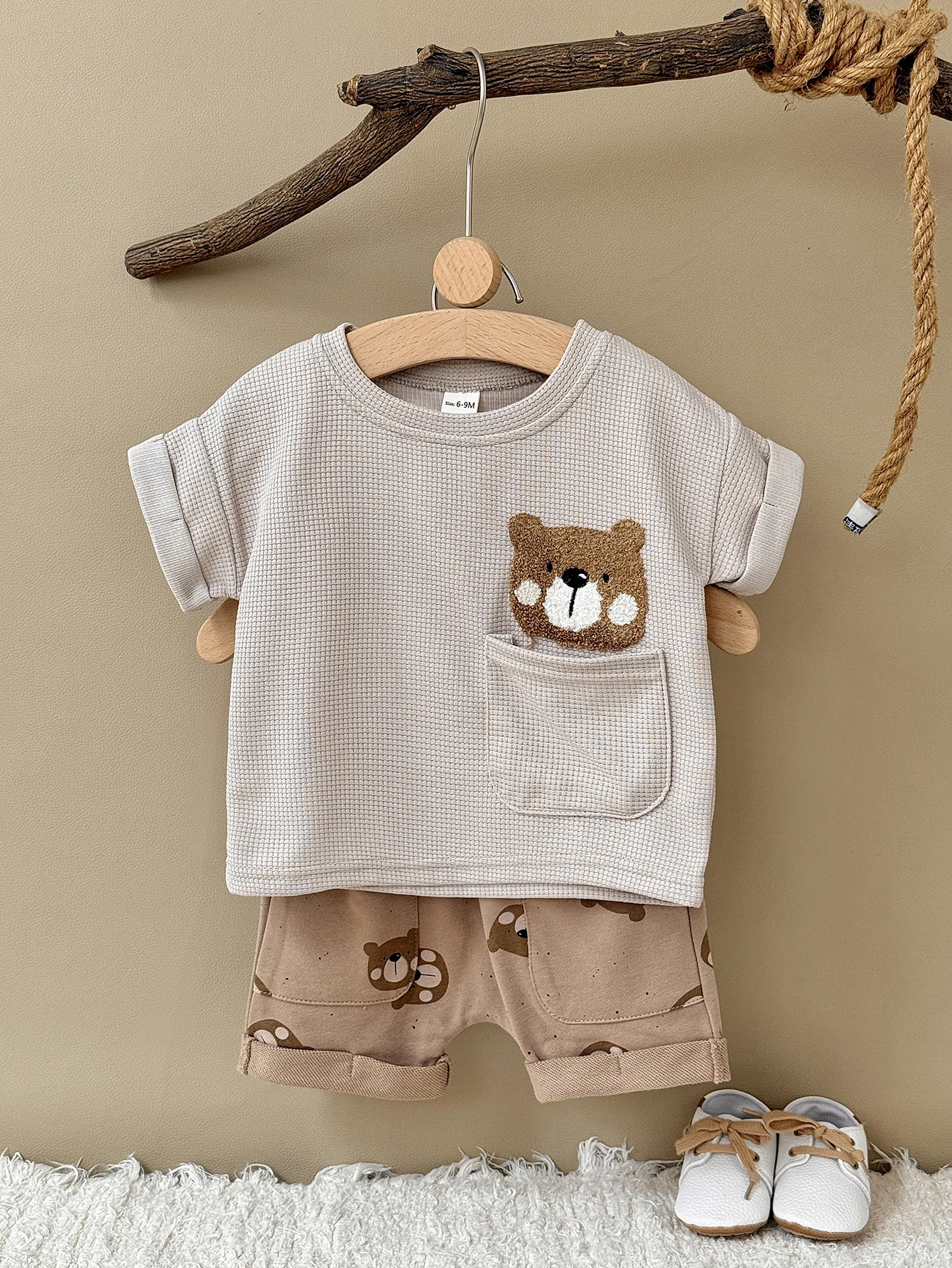 

Новый летний комплект одежды с вышивкой медвежонка, комплект одежды с короткими рукавами, детские топы + шорты, костюм из 2 предметов, детская одежда для детей 0-3 лет