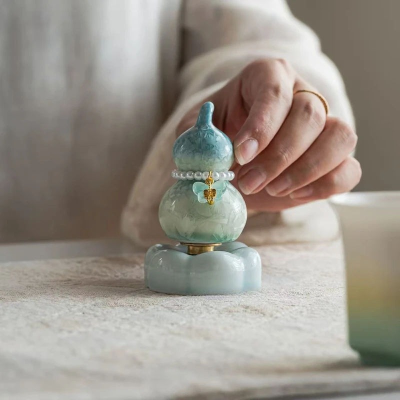 

Exquisite Kiln-transformed Crystalline Glaze Small Gourd Tea Pet,high Appearance Level Ceramic Household Tea Ceremony Decoration