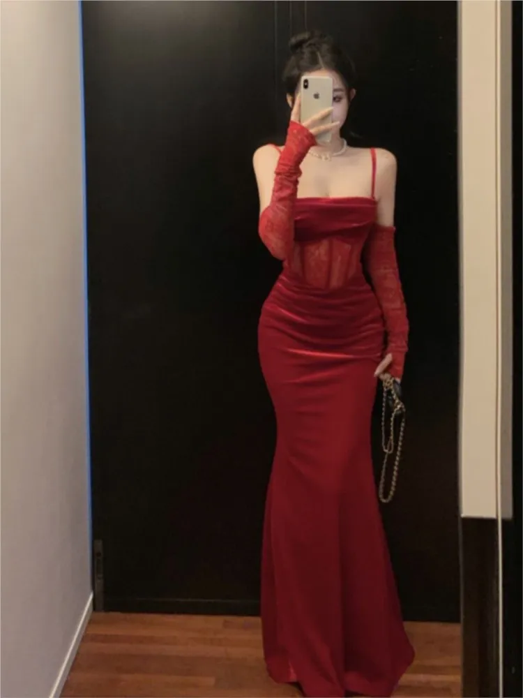 

Toast Clothing Light Luxury Minority Engagement Formal Dress Christmas Wear Red Velvet Spaghetti Straps