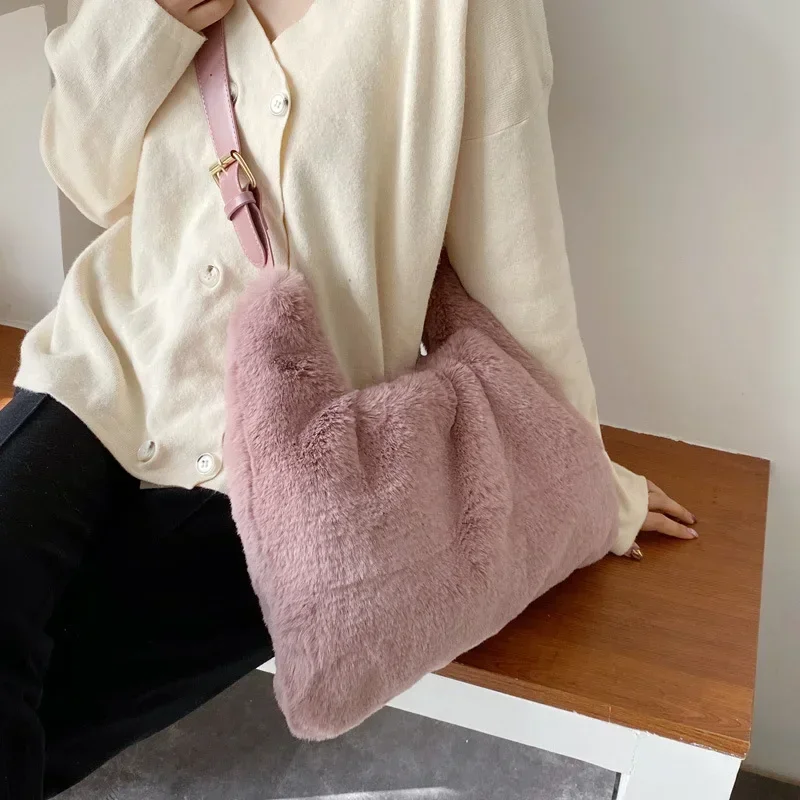 Korean Plush Bag Women's Fashion Shoulder Bag Large Capacity Crossbody Tote Bag Plush Underarm Fashionable Handbag