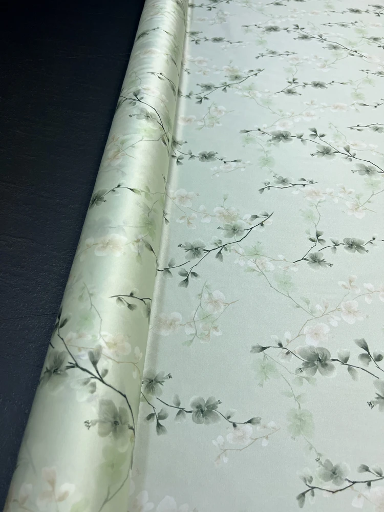 

Elegant White Pear Blossom Green Color Stretched Silk Ribbed Satin Fabric for Dresses and Shirts