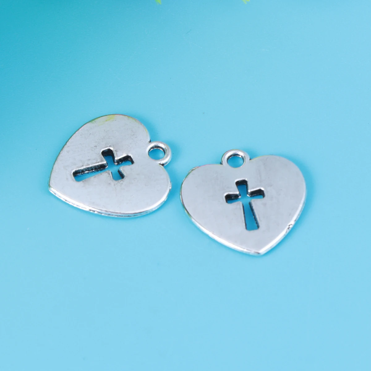 

100pcs Heart Cross Pendant Necklace Bracelet Alloy Silver DIY Jewelry Accessories Charm Craft Project Vintage Decorative