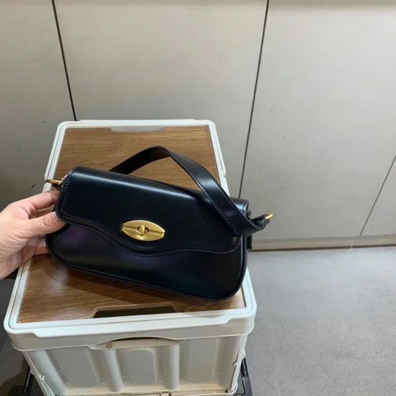 sac-a-langer-pour-femme-sac-a-main-retro-original-sac-messager-minimaliste-haut-de-gamme-sac-en-cuir-tendance-pour-les-trajets-quotidiens-avec-logo-en-lettres