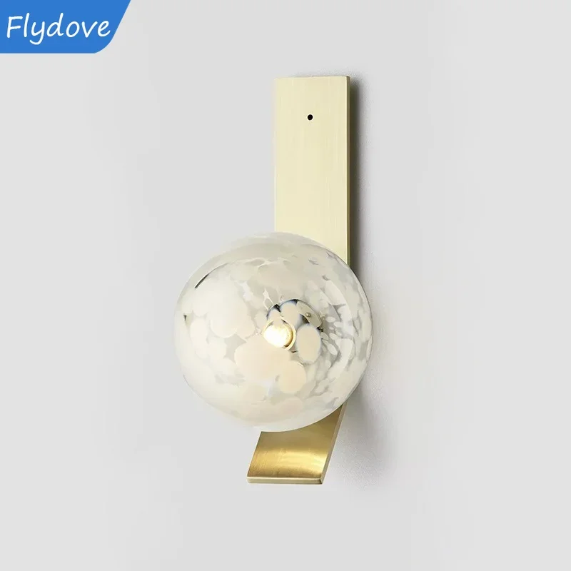 Lámpara de pared con bombilla de burbuja de cristal nórdico, candelabro de pared de Metal de lujo con luz dorada, lámpara Led para dormitorio, mesita de noche, luces para pasillo, decoración del hogar