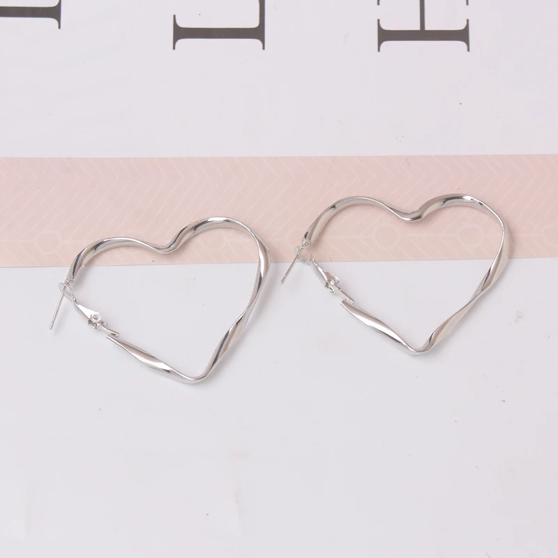 Hollow Big Heart Hanging Earring for Women Simple Gold Silver Color Earrings Punk Jewelry Wholesale Gift