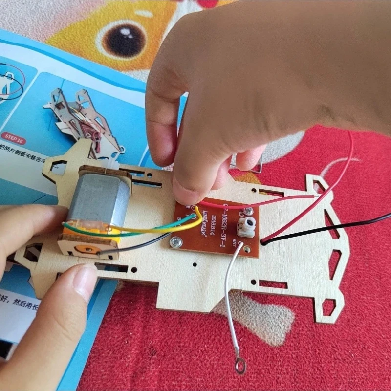 Набор для экспериментов Smart RC Racing Car: пакет учебных материалов STEM с механическими/схемыми модулями для 10 лет