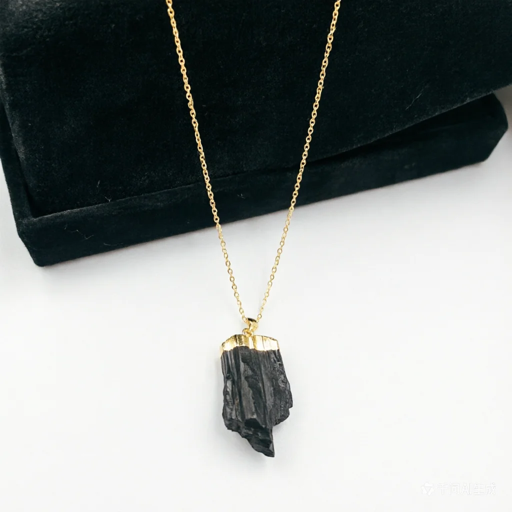 

WT-N1405 Wholesale Amazing Raw Black Tourmaline Necklace With 18k Gold Plated Natural Stone Randomly Shape Resist Tarnishable