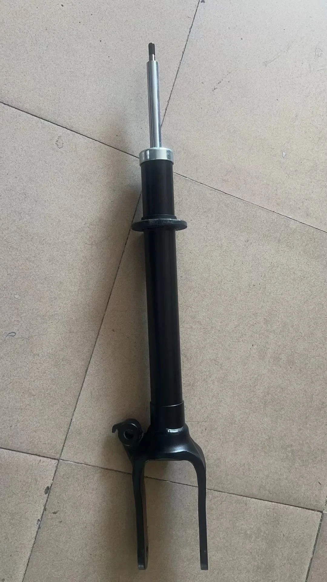 1PC Front Shock Absorber For Mercedes Benz M-Class W164 ML280 ML300 ML320ML350 ML420 ML450 ML500 Car Suspension Strut 1643200130