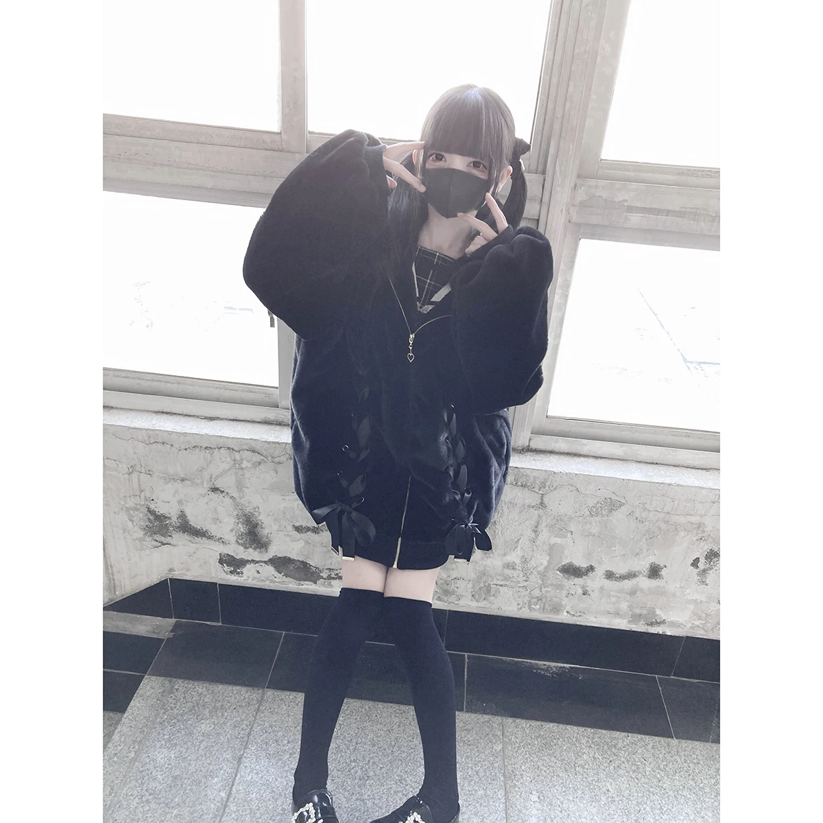 2025 شتاء جديد أفخم الدافئة فو الفراء سترة ثقافة فرعية القوطية الفتيات الحلو آذان أرنب باردة مقنعين معطف الفرو المرأة سترة قطيفة