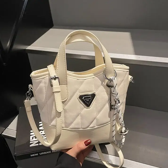 

2025 New Women's Diamond Quilted Niche Trendy Versatile Bucket Bag - Shoulder/Crossbody Handheld Cross-Border Bag