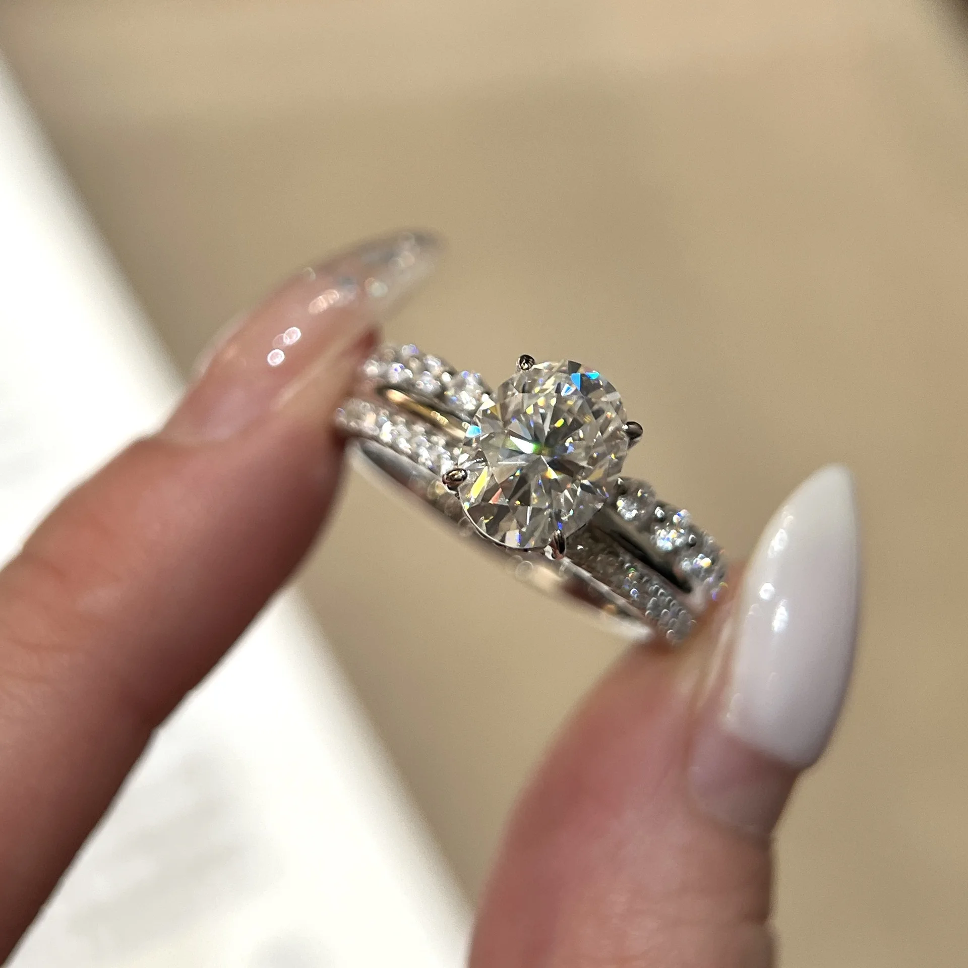 

Butterflykiss Top Quality 2ct Oval Cut Moissanite Ring For Women 925 Silver Plate18k Women's Wedding Moissanite Diamond Ring Set