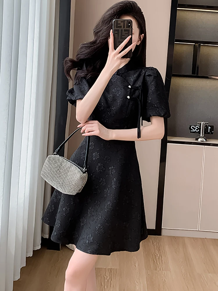 ฤดูร้อนสีดํา Jacquard ดอกไม้แขนสั้นชุดผู้หญิง Vintage Hepburn พรหมชุด 2025 เกาหลี Elegant Bodycon Dress