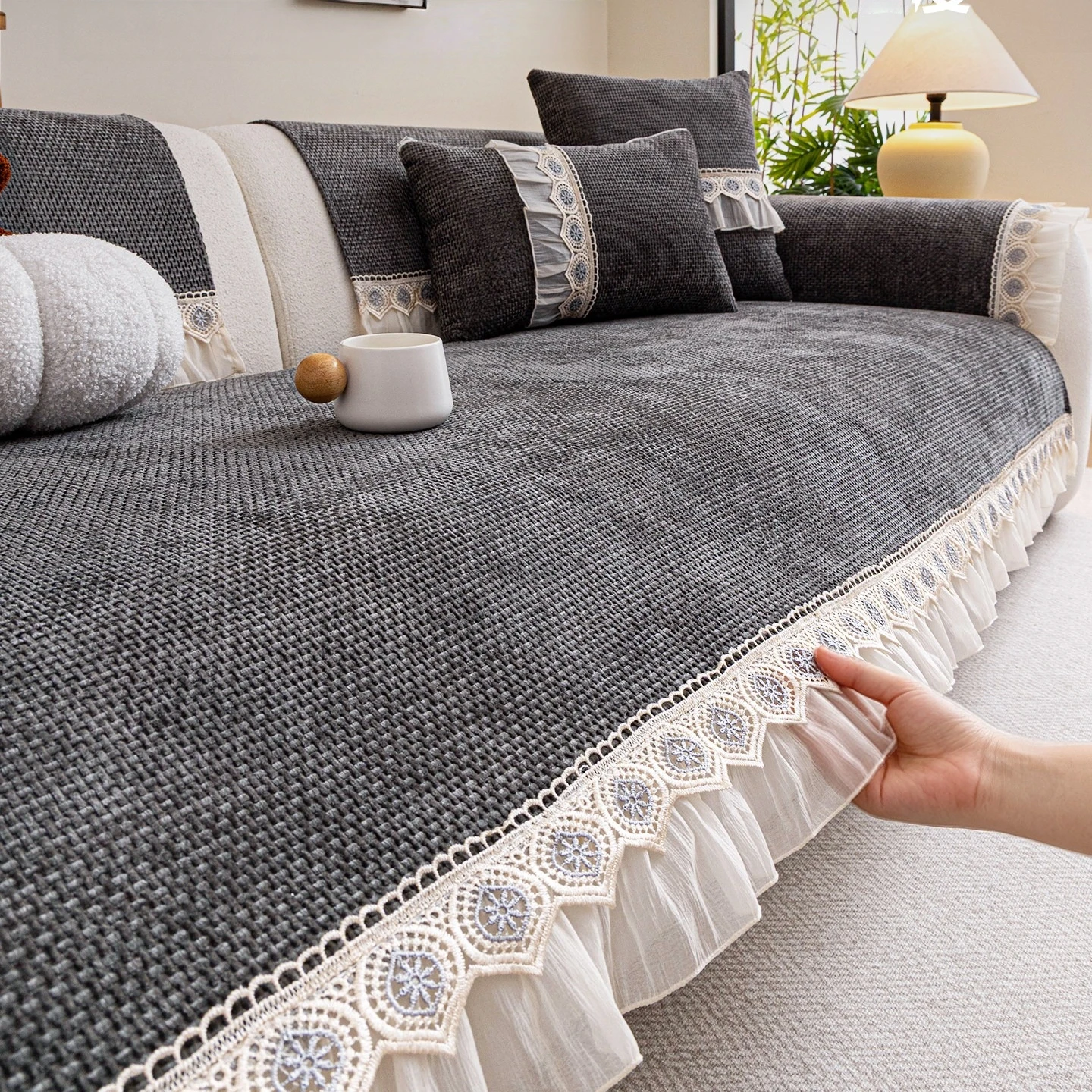 Weaving Chenille with Contrast Velvet Hem & Tassels Decor Sofa Cover, Non-Slip Sofa Towel for All Seasons Living Room Couches