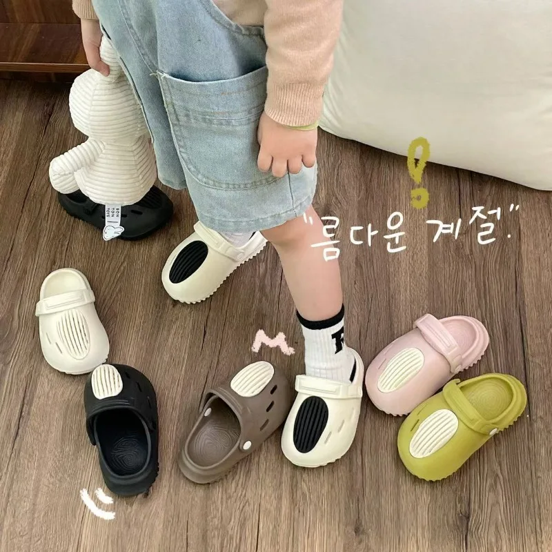 

Kids Slippers Summer Clogs Waterproof Beach Sandals Closed Toe Slippers for Big Children Boys Girls Antislip Soft Sole Slippers