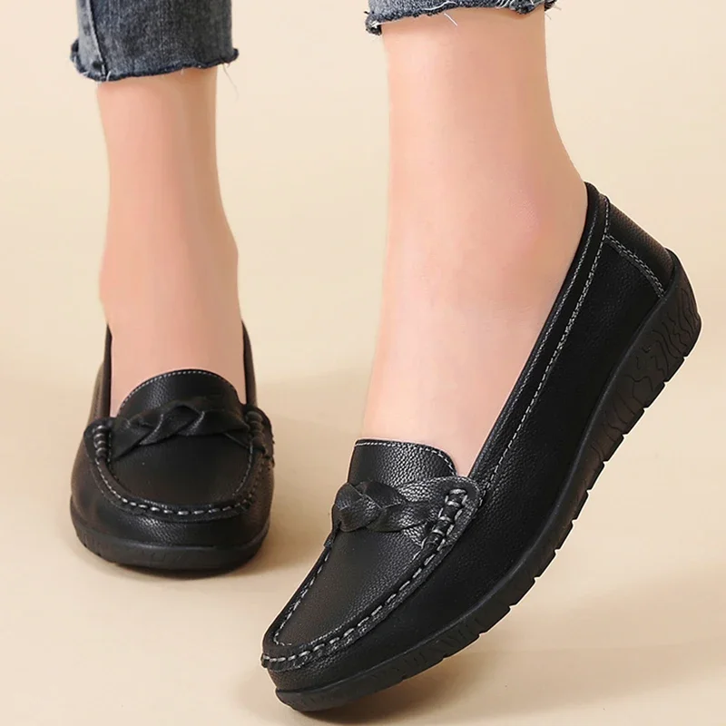 Women Flats Wedge Leather Fashion Comfortable Shoes Women Slip On Nurse Shoes Moccasins Outdoor Women Tenis Shoes Big Size 35-44