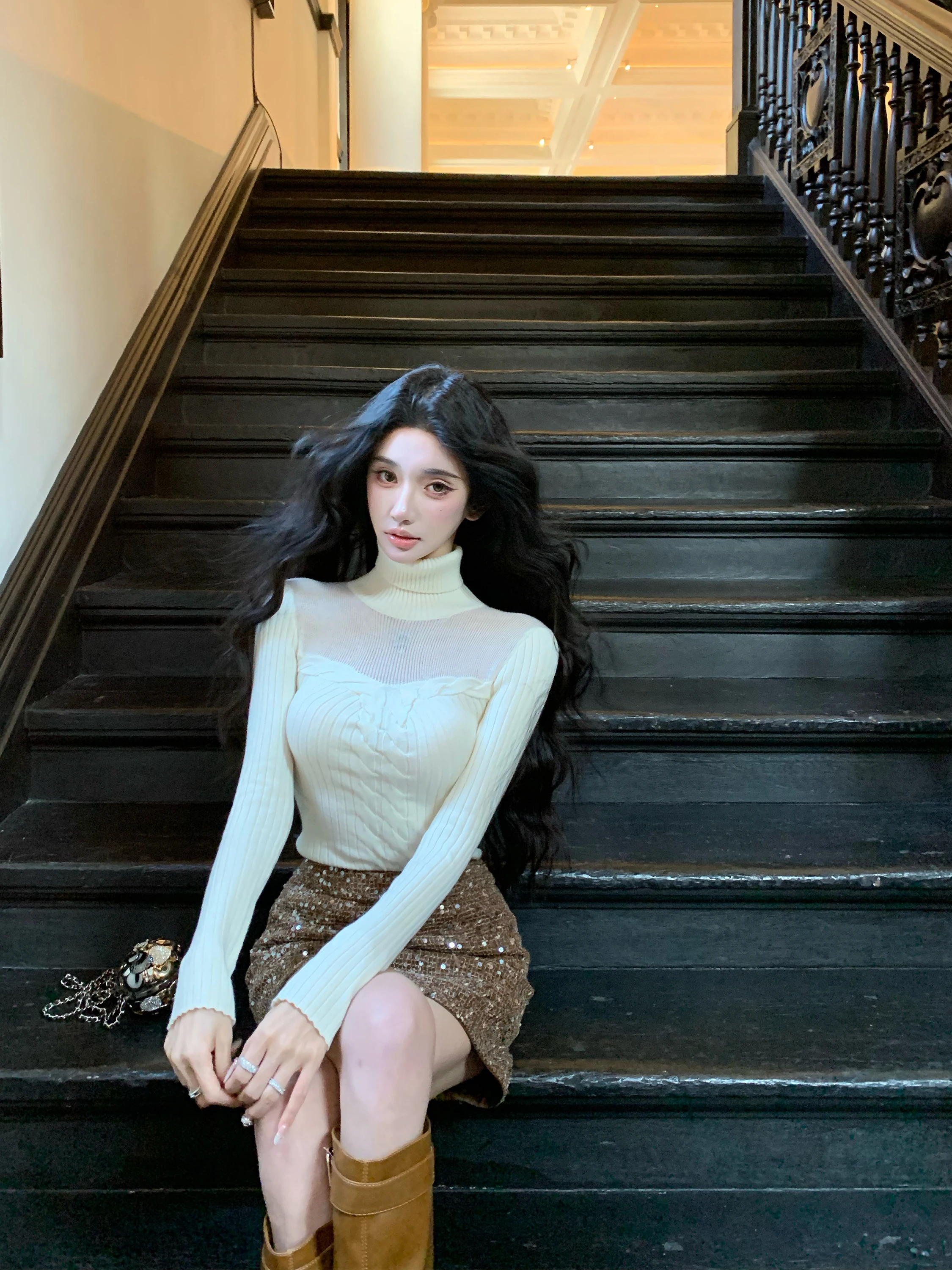 

Женский зимний свитер с высоким воротником, модный, с элементами комбинирования, бежевый, облегающий, мягкий, удобный, из нейлона и шерсти...