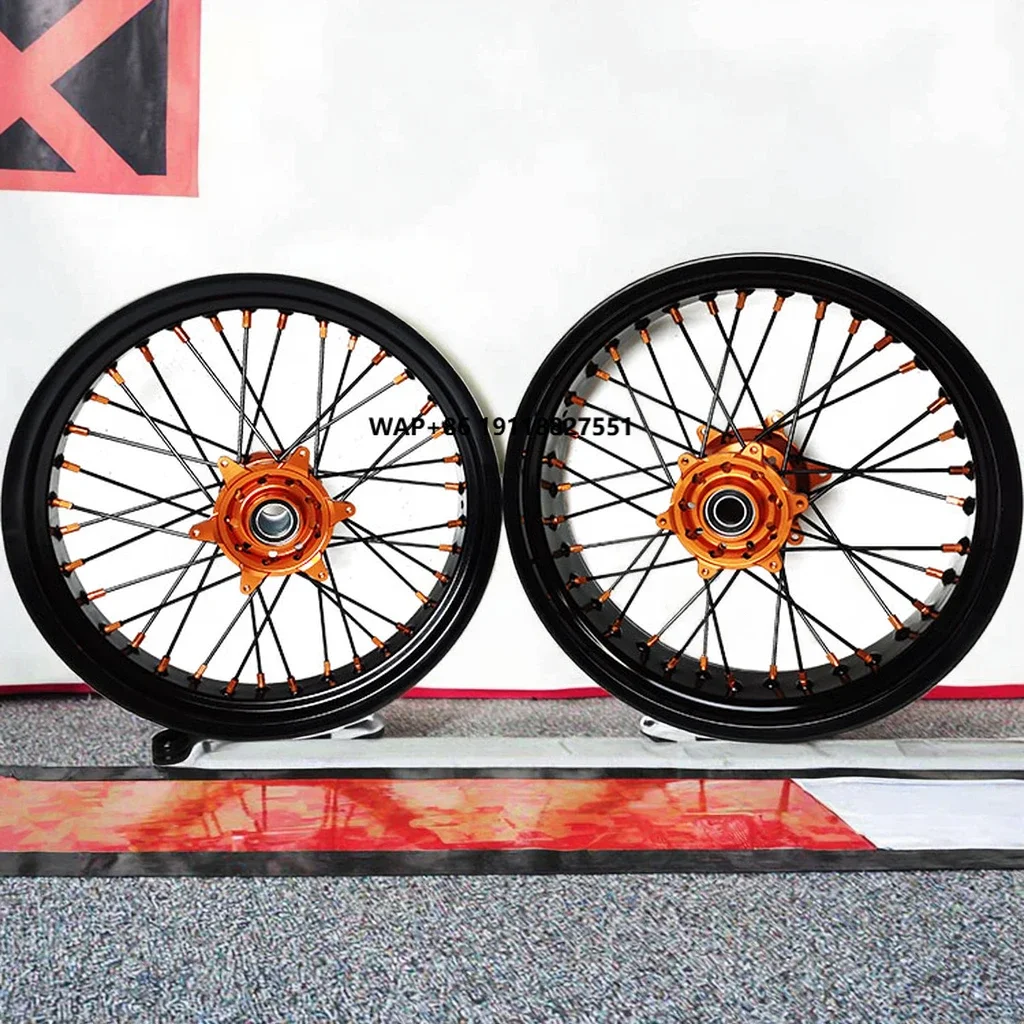 

Motorcycle Wheelset CNC Hubs EXC 125 300 36 Spoke Aluminum Alloy 17 Inch Supermoto Motorcycle Wheels