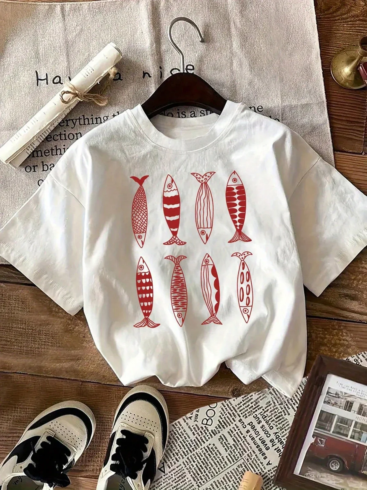 Camiseta informal con estampado de peces para mujer Tops gráficos de manga corta con cuello redondoropa femenina Vintage