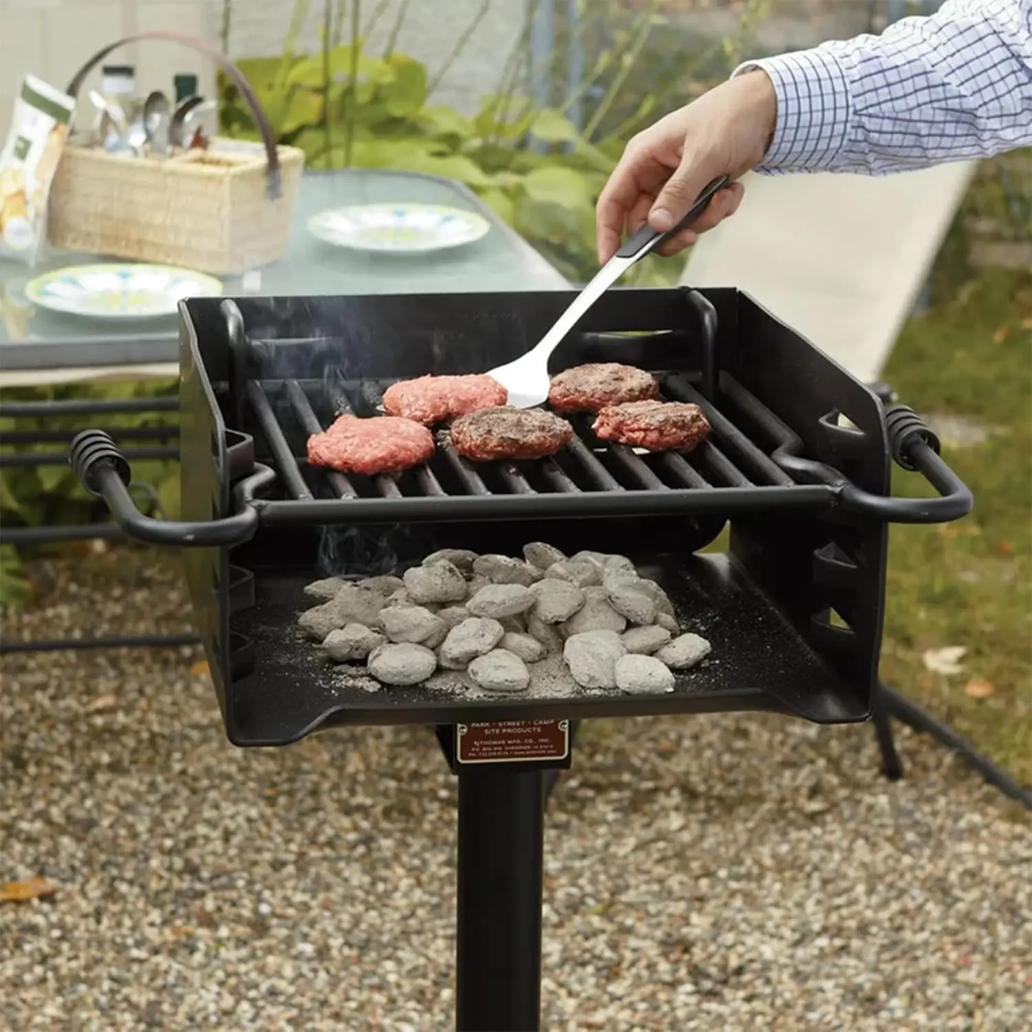 Park Style Heavy Duty Steel Outdoor BBQ Charcoal Grill with Cooking Grate and 360 Degree Swivel Post for Camping or, Customized