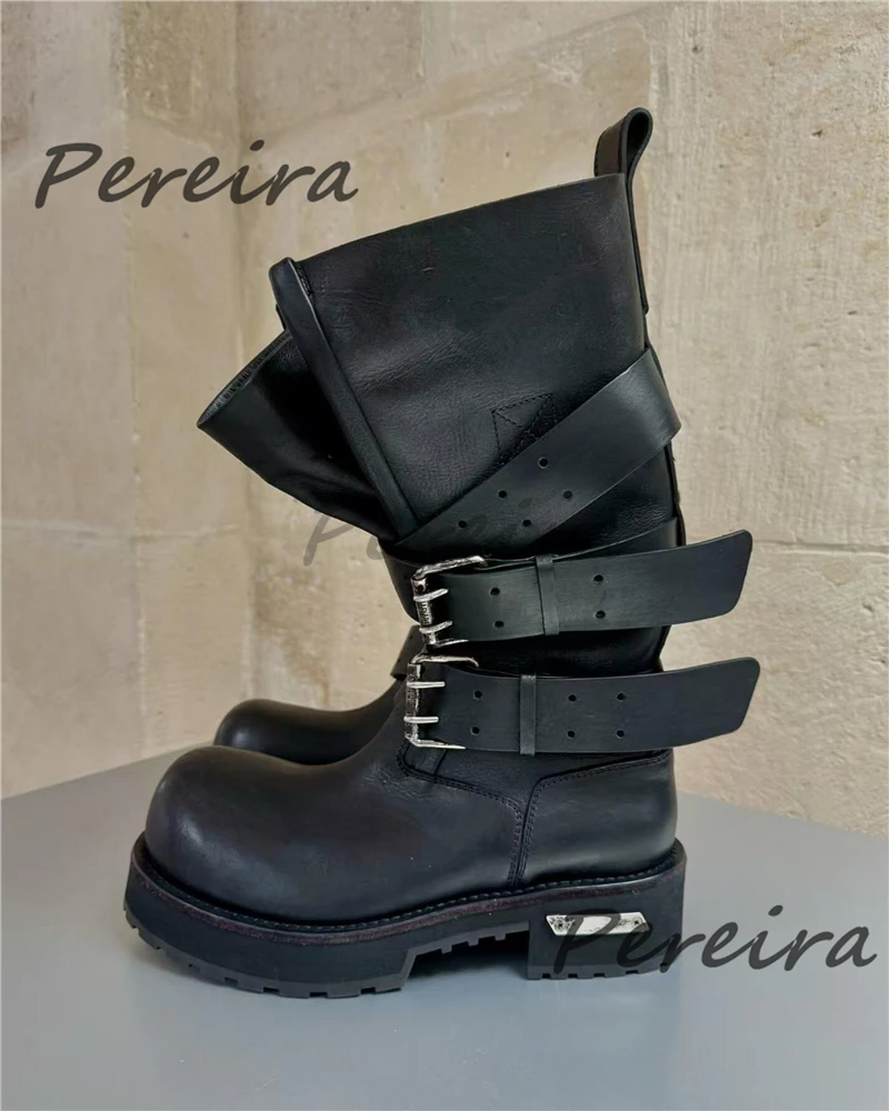 Botas de moto con hebilla de cinturón Retro para hombres y mujeres, botas de caballero de pierna ancha con suela gruesa y punta redonda grande, zapatos de pareja de cuero negro Punk