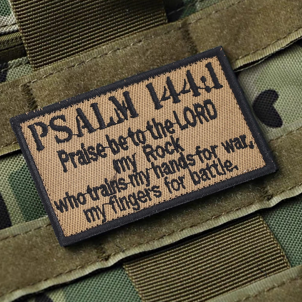 Tactical Psalm 144:1 Patch Christian Bible Verse Combat Badge Embroidered Applique Fastener Hook Loop Emblem for Cloth Backpack