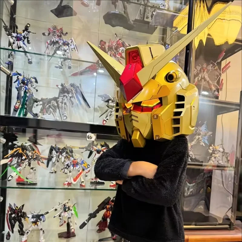 

1:1 Carnival Limited Edition BNHEAD Gifts Ganso Yuan Zu RX-78-2 Gold Helmet Wearable Luminous Helmet Model Character Decoration