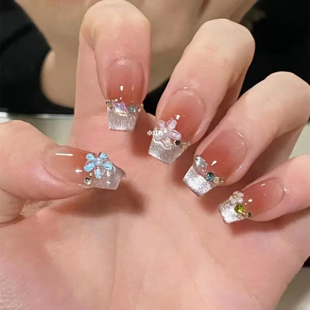 Press On Nails Handmake Nude Five-petal Flower Crystal Stone Cat Eye Temperament Fake Nails Removable and Reusable