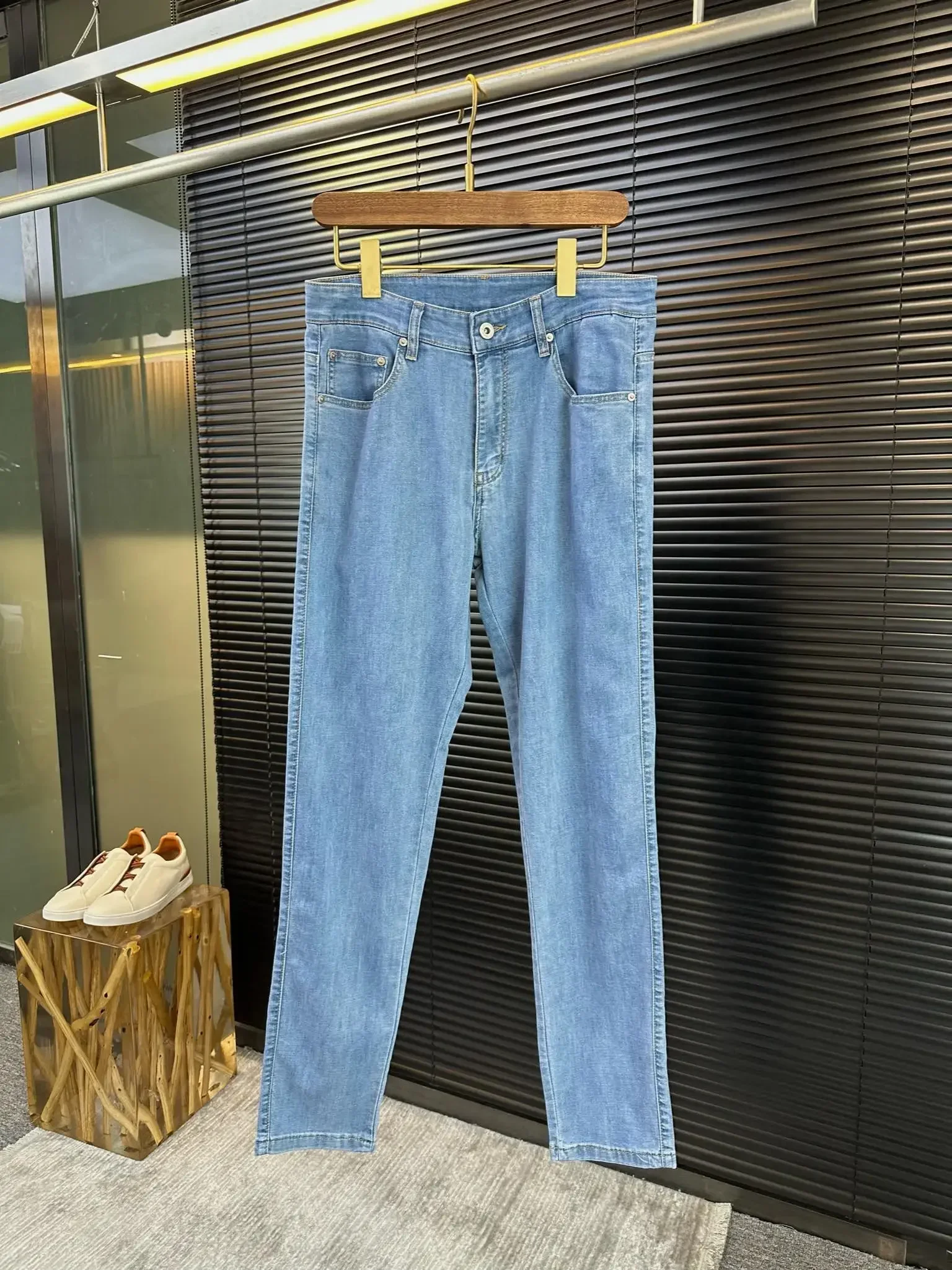 

2024 DIKU men's spring/summer jeans have a beautiful, refreshing, and comfortable color, with excellent upper body