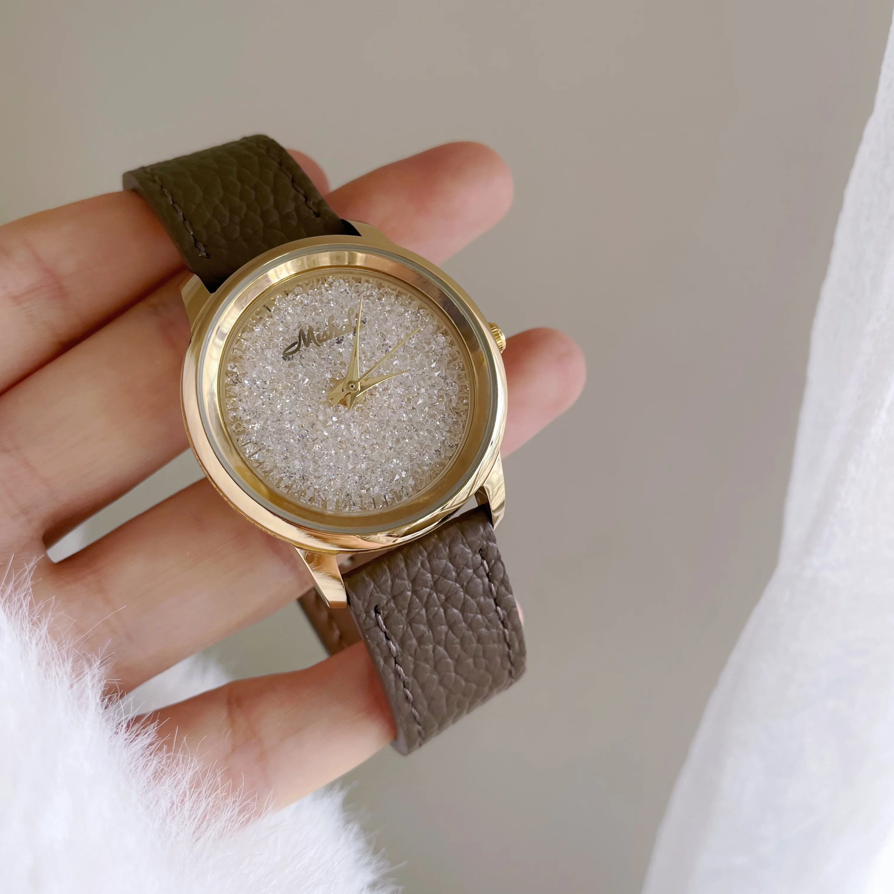 

New Women'S Wristwatch, Elephant Gray Leather, Quartz, Light Luxury Women'S Watch, 2026 New Style, Exquisite Women'S Wristwatch.