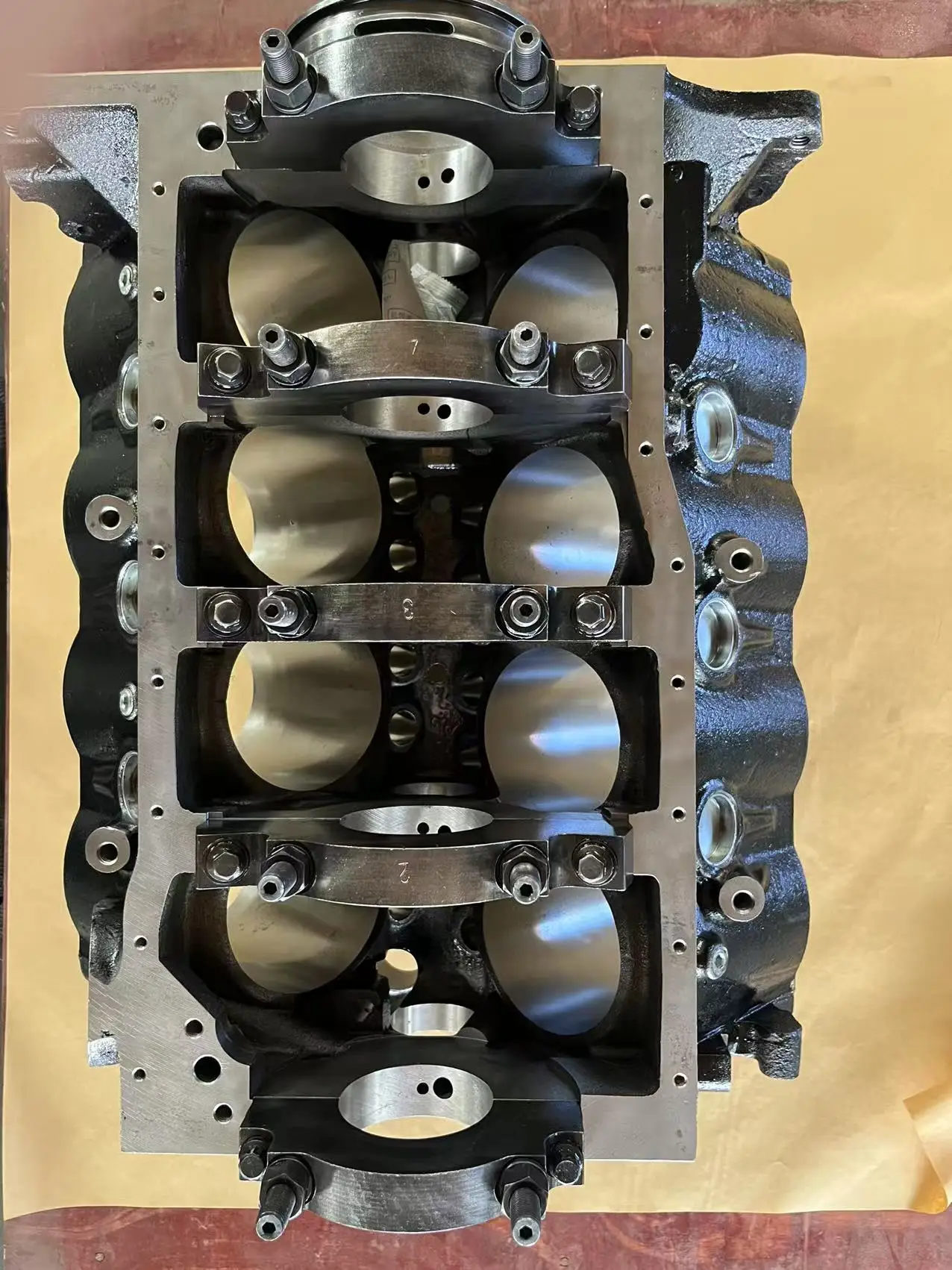 كتلة V8 لكتلة اسطوانة وندسور 351 ارتفاع 9.5 4 بوصة و4.125 بوصة حجم التجويف SBF V8 كتلة اسطوانة المحرك 351 وات