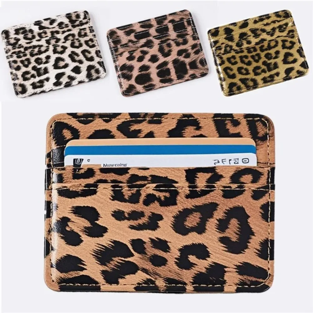 Porta carte di credito classico in pelle PU con stampa leopardata Porta carte sottile multi slot Porta carte di credito ID Elementi essenziali quotidiani