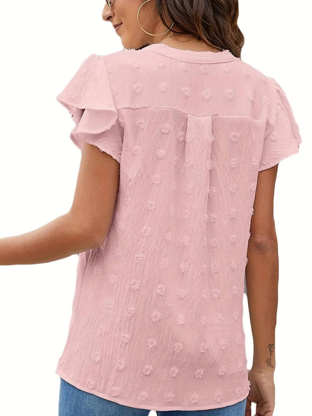 Camiseta de manga de hoja de loto para mujer, Cuello medio abierto, decoración de bola de color puro europeo y n, verano 2024