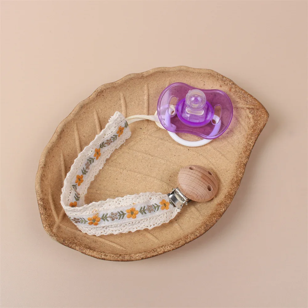 Baby Pacifier Chain Lace Embroidery Beechwood Pacifier Clip Lanyard Teething Chain Nursing Toy Shower Gift Baby Products