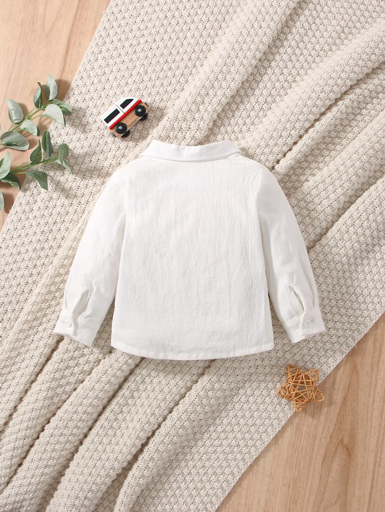 Spring and Autumn Baby Boy New Fashion Fashion White Shirt Coat Small Dinosaur Embroidery Pattern Leisure Sports Comfortable