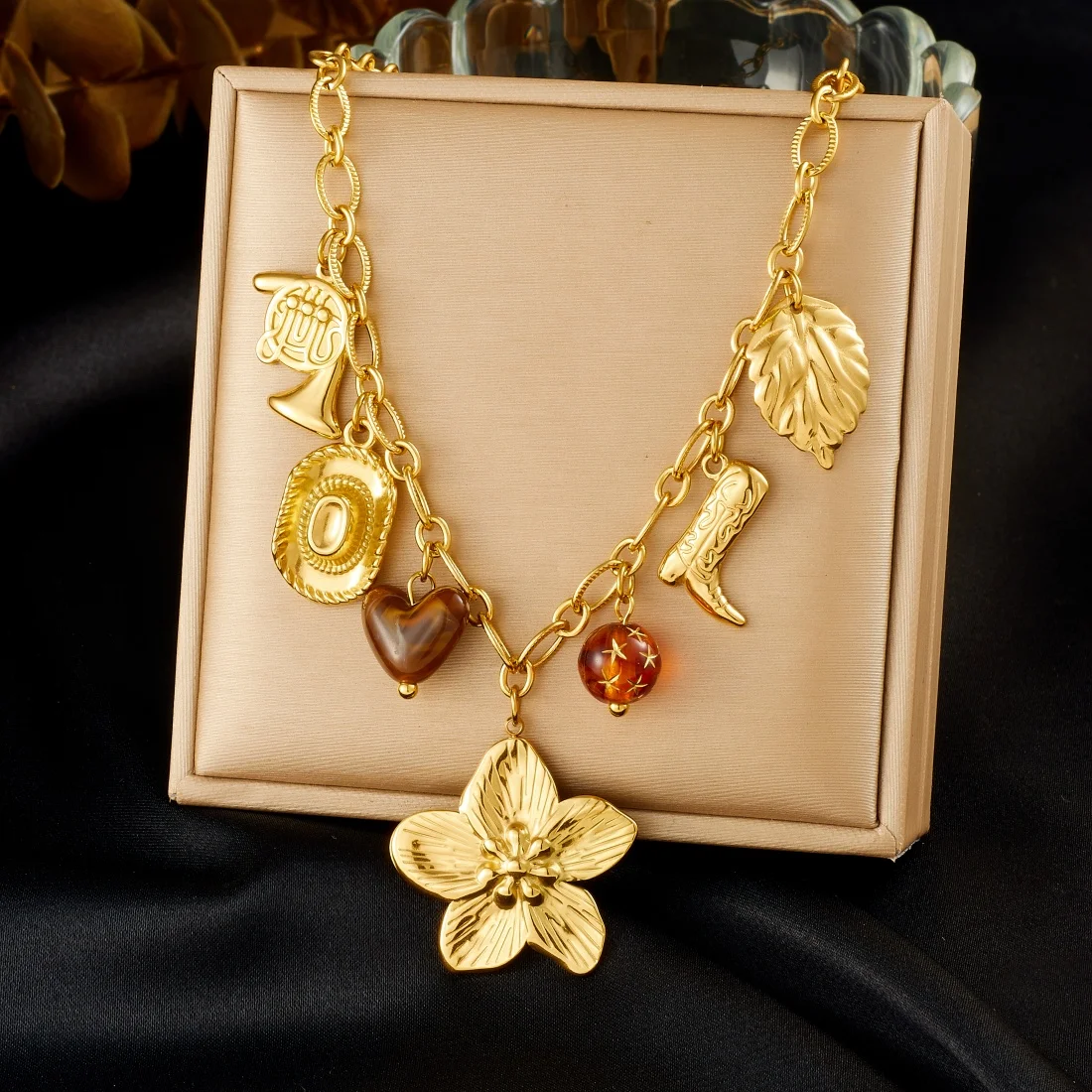 LAMENGLY 316L الفولاذ المقاوم للصدأ الجدة تصميم القرن الفرنسي قبعة رعاة البقر الأحذية زهرة قلادة قلادة سيدة الساحرة مجوهرات هدايا #5