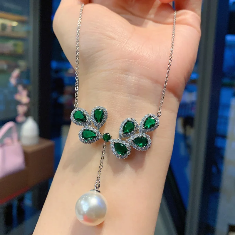

Trendy Live Streaming TikTok Australian Mother-of-Pearl Pendant Necklace for Women Minimalist Style Gold Pearl Necklace Bone Cha