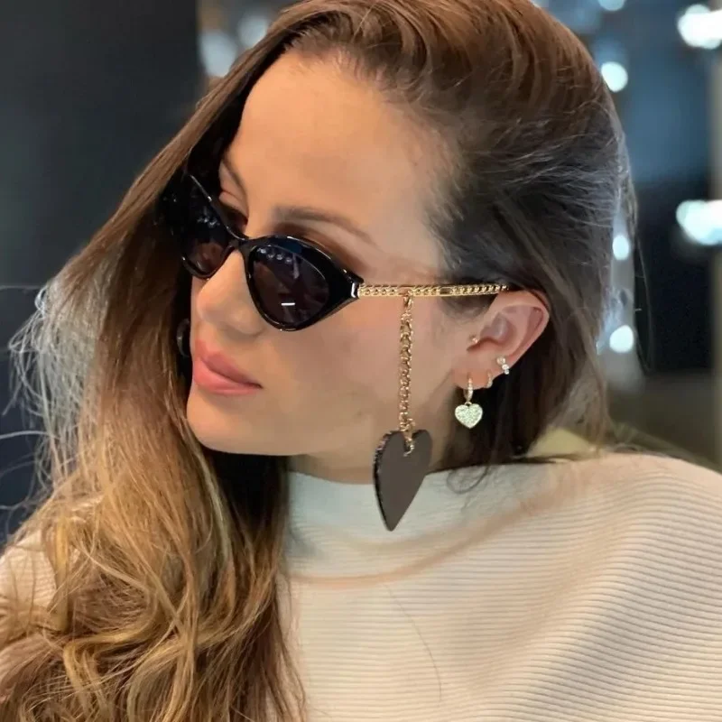 Vintage Small Cat Eye Sunglasses Women Luxury Designer Sun Glasses Shades Classic Gold Chain Heart Pendant UV400 Oculos Gafas