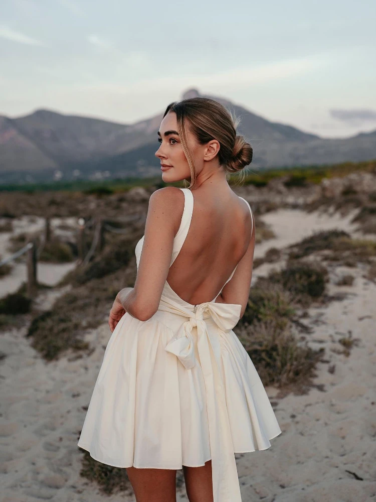 Backless Clothes: A Stylish and Comfortable Choice for Every Occasion