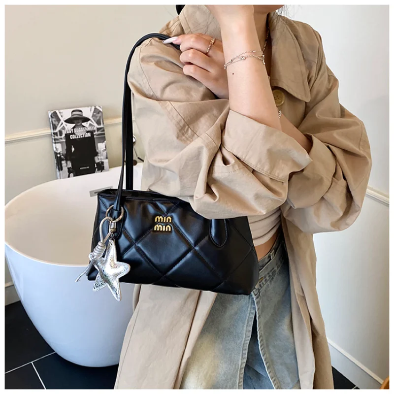 

2025 Quilted Bowling Bag Vintage Shoulder Purse for Women Top Handle Crossbody Bag with Adjustable Strap Work Commute Essential