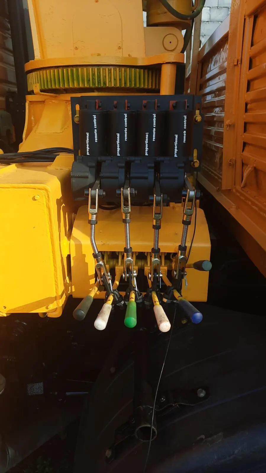 Popular Control Radio Proportional Coil Lifts Truck Manipulator Excavator Crane Remote Wireless  Kit
