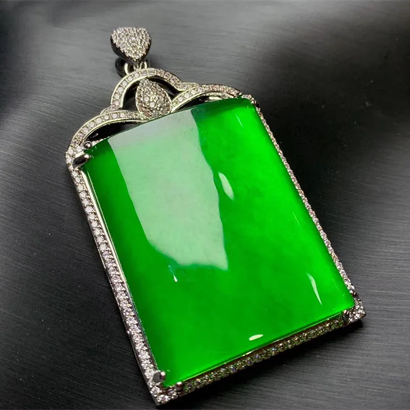 High-quality ice-clear imperial green 18k inlay with exquisite carving, loose stone size 40*32mm view 2
