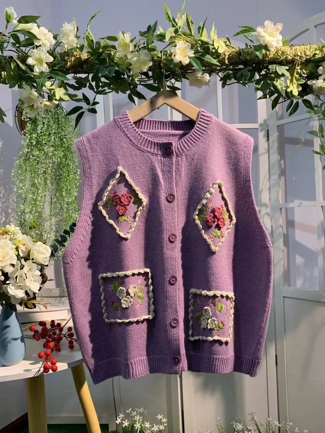 Vintage Embroidery Patchwork Sweater Vest Women Japanese Mori Girl Sleeveless Handmade Flowers Kintted Cardigan Waistcoat Top