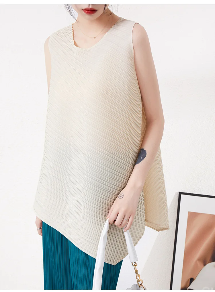 Miyake's short, pleated, uniquely designed women's summer style, asymmetrical loose plus-size sleeveless t-shirt.