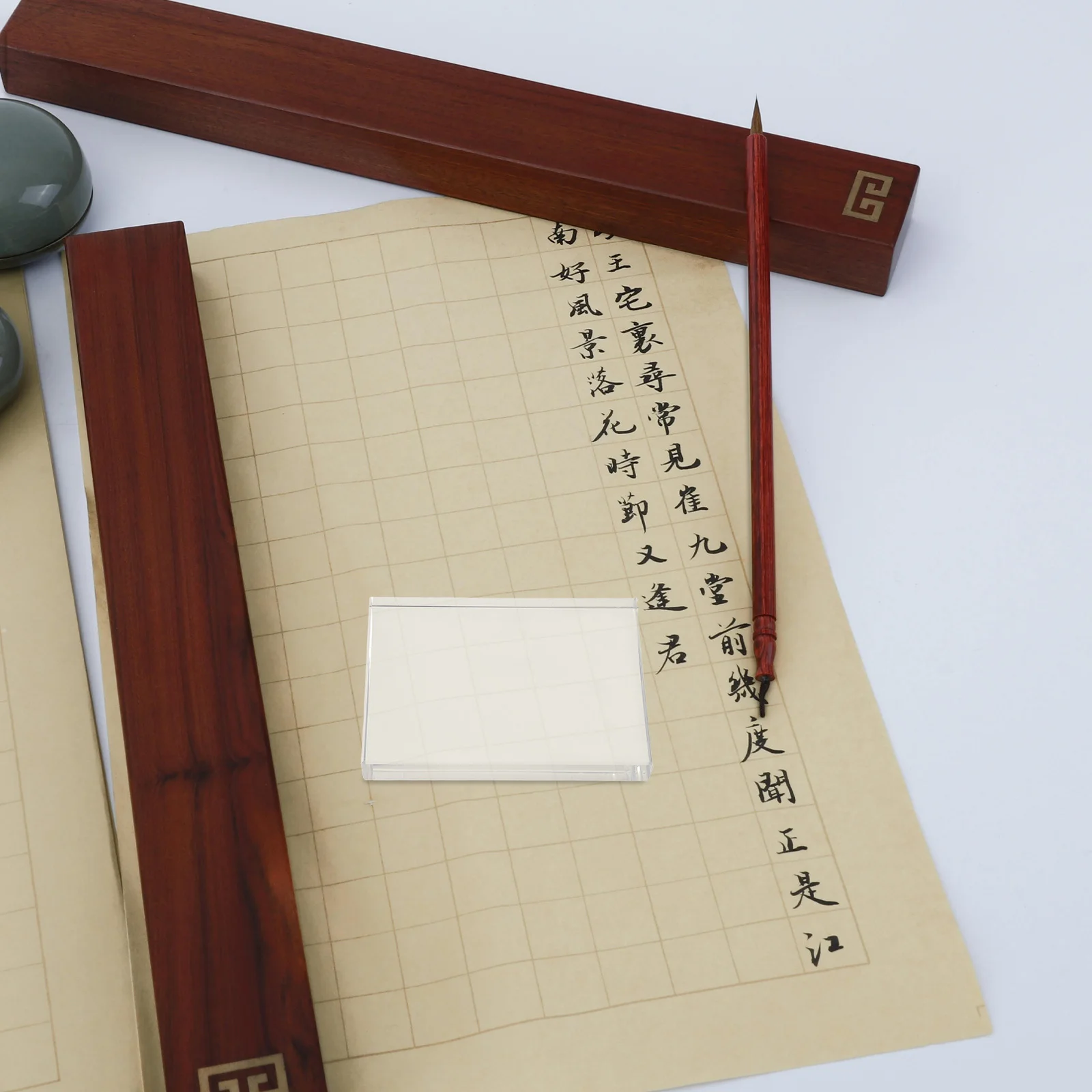 

Clear Square Glass Paperweight: Transparent Crystal Desktop Decor for Home Office Study Calligraphy Display Heavy Duty Desk