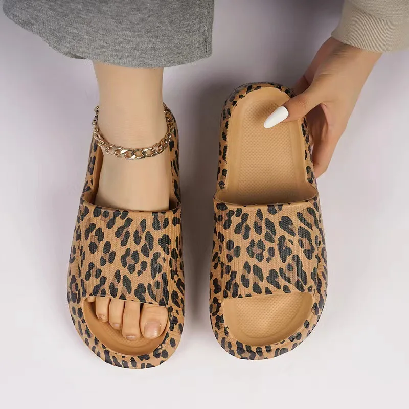 Women Summer Outdoor Leopard Pattern Latex Soft Women\'s Beach Slippers Bath Non-Slip High Bottom Home Slides Chaussure Femme