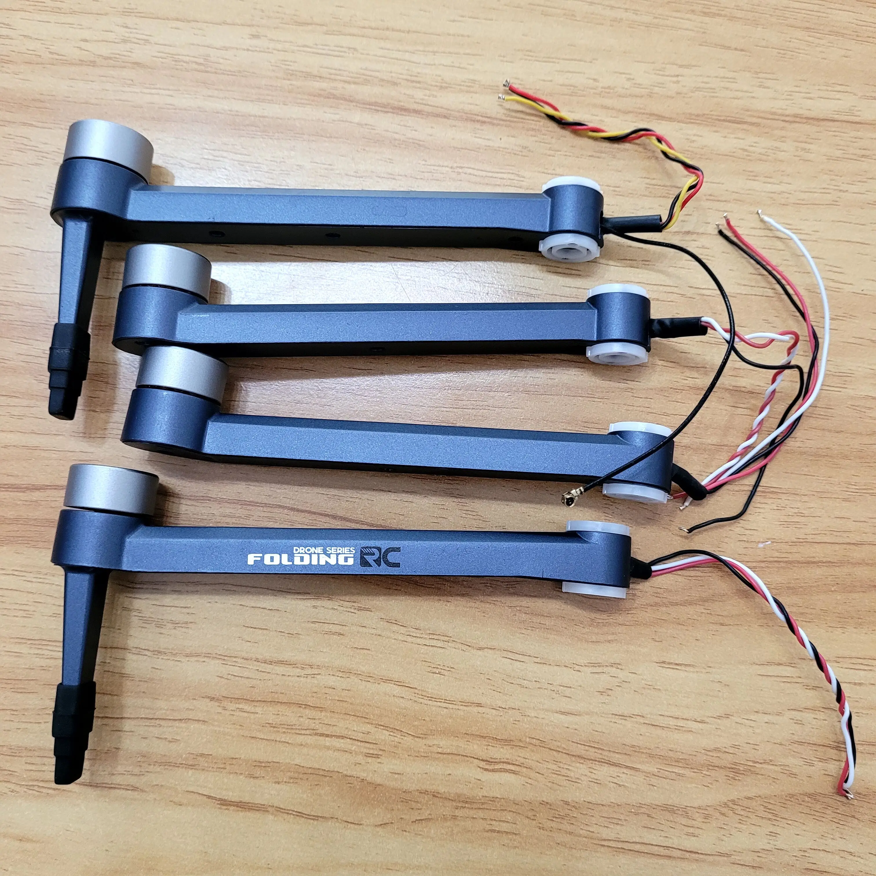 

S819 RC Drone Quadcopter Оригинальная запасная часть S819 Рычаг двигателя с аксессуаром для двигателя